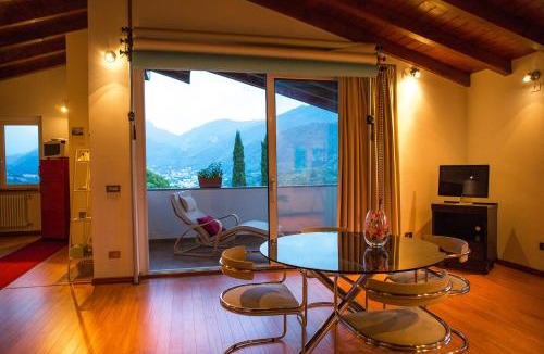 Caslino d'Erba House | J&J House
