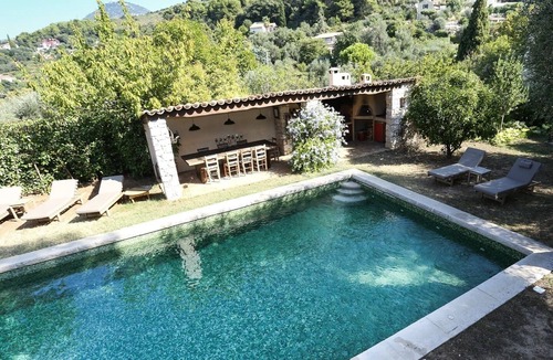 Falicon Villa | JDV Holidays Maison Fleurie - characterful with private pool, overlooking Nice