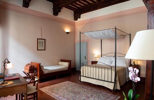 San Gimignano City Centre Hotel | L'Antico Pozzo Boutique Historic Hotel in San Gimignano