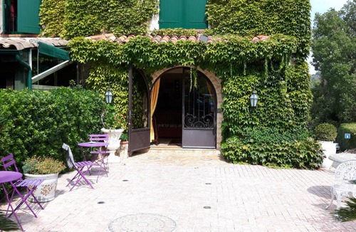 Le Plan-de-Grasse Hotel | L'Imprevisto