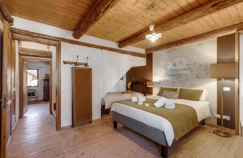 Claviere Apartment | La Baita 1800 Ski In Ski Out