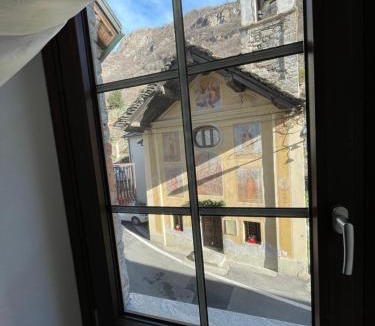 Pont-Saint-Martin Apartment | La Maison de Sara