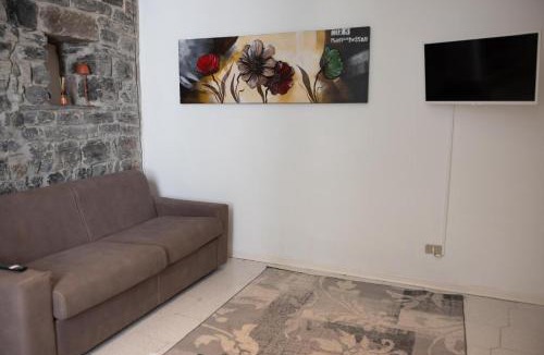 Como City Centre Apartment | La Piccola Corte nel cuore di Como AC e wifi