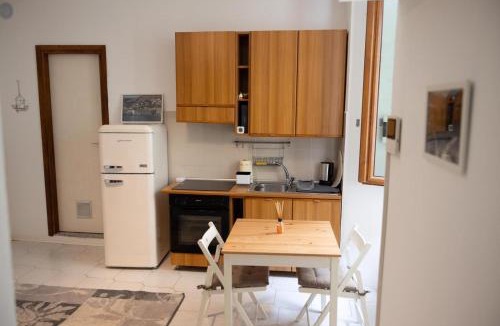 Como City Centre Apartment | La Piccola Corte nel cuore di Como AC e wifi