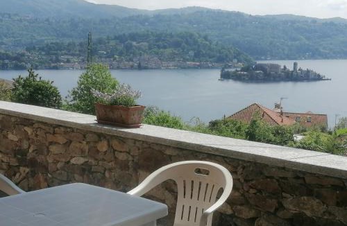 Pella Apartment | Lago D'Orta ampio monolocale con vista LaPlesna
