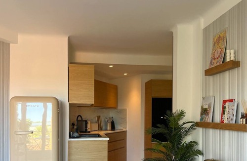 Antibes City Centre Apartment | LE ROSSINI Antibes Center, AirCo, Parking for 4 By Sunset