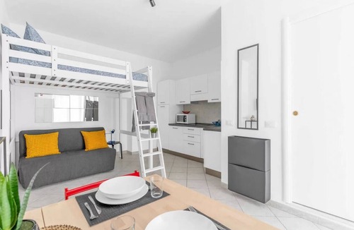 NoLo Apartment | LE16 [Cathedral-Loreto] Central Modern