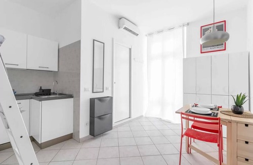 NoLo Apartment | LE16 [Cathedral-Loreto] Central Modern