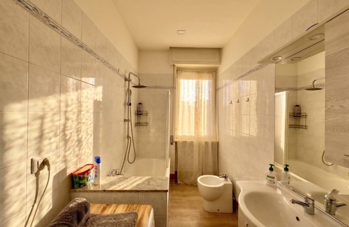 Sesto Calende Apartment | Leonardo Academy Hub: Comfort and Space in the Center