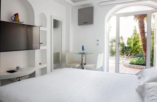 Marina Piccola Apartment | LHP Suite Executive Design Cottage Capri