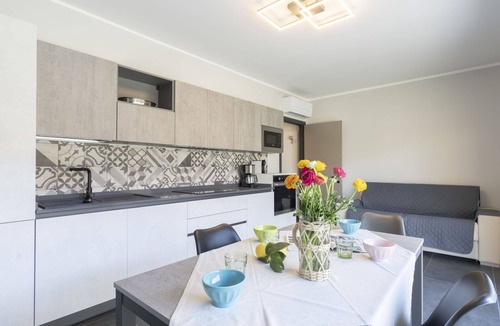 Artallo Apartment | Lovely apartment for 6 people with A/C, pool, WIFI, TV, terrace and pets allowed