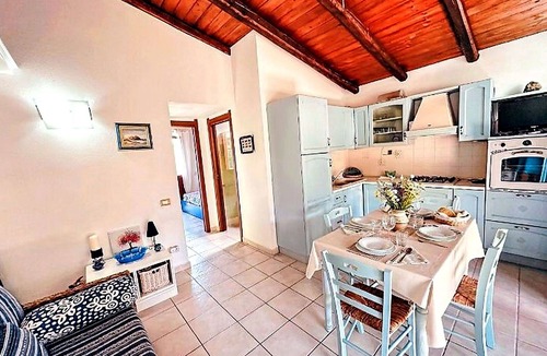Viddalba Apartment | Lovely apartment for 4 people with A/C, pool, TV and patio