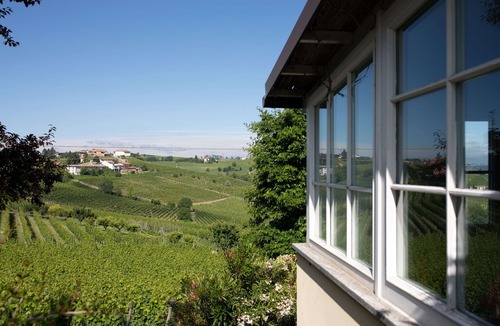 Canelli Villa | Luxe Villa, All Ensuites & Private Vineyard Views in Piemonte