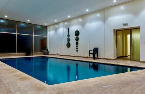Hivernage Apartment | Luxurious KING Bed SUITE W/POOL. Well centered.