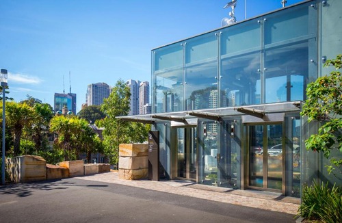 Millers Point Apartment | Luxury Barangaroo Balcony Apartment