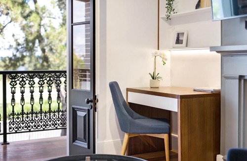 Millers Point Apartment | Luxury Barangaroo Balcony Apartment