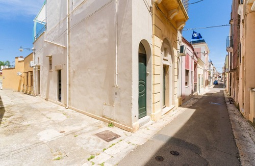 Alezio Apartment | Luxury Rooms - Daniela Apartment with Wi-Fi and Air Conditioning