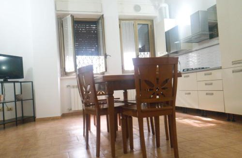 Zona Lancetti Apartment | Maffucci 24 BILOCALE MOLTO SPAZIOSO E MODERNO