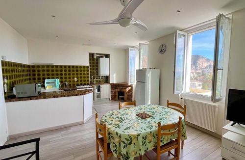 Beaulieu-sur-Mer Apartment | Magnificent 2p apartment in a villa with sea view, terrace & private parking.