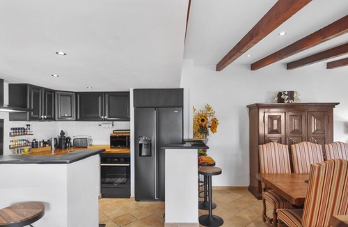 Gairaut House | Magnificent Villa, Terrace, Swimming Spa, Garden.