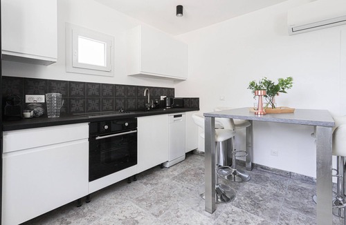 Caucade House | Maison Coquette