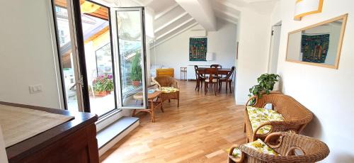 Lazzaretto Apartment | mansarda con terrazzo centralissima