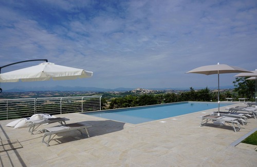 Casette d'Ete House | Maple tree tent with pool