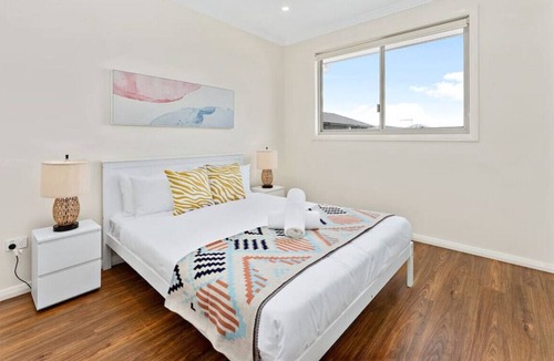 Marsden Park House | Marsden Park | Melonba | Trendy 5BR Holiday House