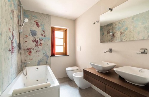 Cori Hostel | Mathusalem Deluxe Suite with Spa Bath