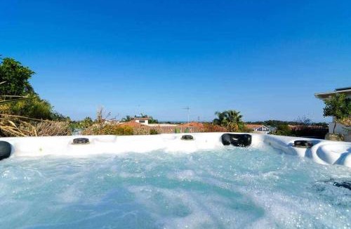 Mascali Villa | Mediterranean Charm villa con piscina al mare