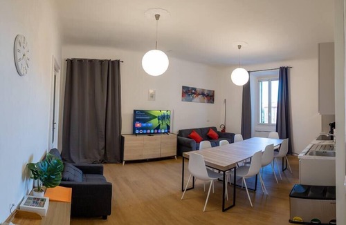 NoLo Hotel | [Modern] 2BR/2BA Metro Access 12min Duomo