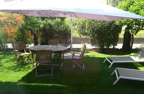 Malcesine Apartment | MODERN APARTMENT GROUND FLOOR AND PARKING SPACE APP WATER