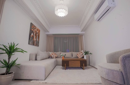 Gueliz Apartment | Modern Apartment on Avenue Mohammed VI – Steps from Menara Mall