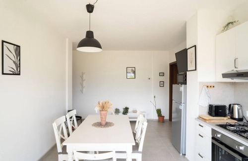 Ronchi Apartment | Modern Beach Apartment Near Forte dei Marmi