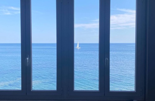 Imperia Apartment | Modern design apartment directly on the beach with frontal sea view and dream ba