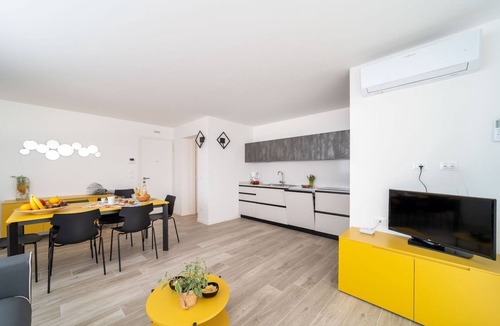 Lignano Sabbiadoro Apartment | Modern flat with solarium and panoramic view