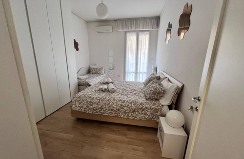 Lungarno del Tempio Apartment | Modern River House, Florence