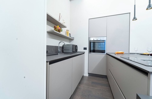 Centro Direzionale Apartment | Modern Studio in Milan Downtown AC, WiFi, Subway M2, steps from Central Station