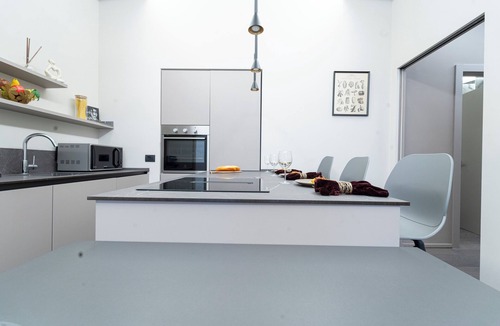 Centro Direzionale Apartment | Modern Studio in Milan Downtown AC, WiFi, Subway M2, steps from Central Station
