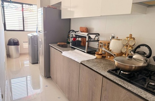 Jesus Maria Apartment | Moderno apartamento para 5 con balcón, wifi y estacionamiento – Jesús María
