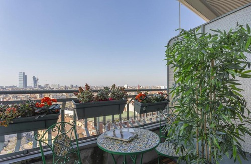 Porta Tenaglia Apartment | Moscova Skyline View with balcony