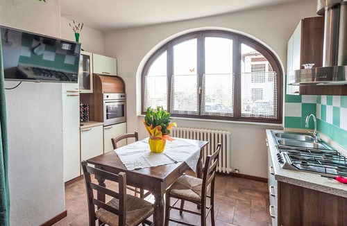 La Morra Apartment | Nice apartment for 2 guests with WIFI, pool, TV, patio and pets allowed