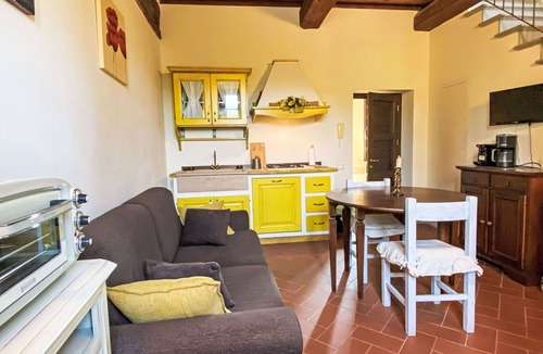 Palaia Apartment | Nice apartment for 2 people with pool, WIFI, TV and panoramic view