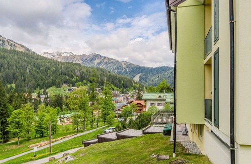 Madonna di Campiglio Apartment | Nice apartment for 4 guests with TV, balcony and panoramic view