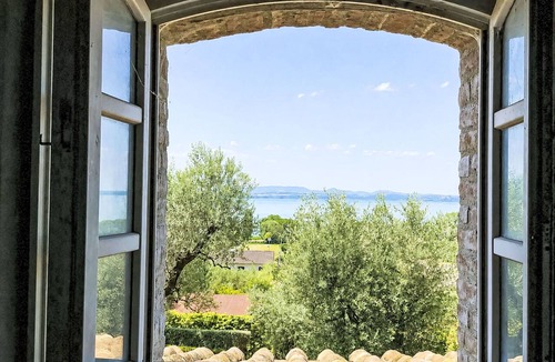 San Feliciano Apartment | Nice apartment for 4 people with A/C, WIFI, TV and patio