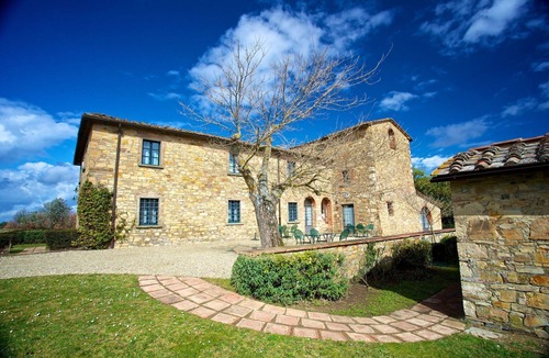 Tavarnelle Val di Pesa Apartment | Nice apartment with pool, WIFI, A/C, TV, pets allowed and panoramic view, close to Greve In Chia.