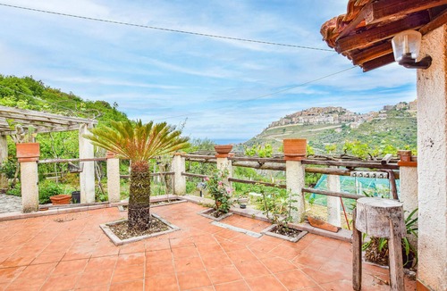 San Marco d'Alunzio House | Nice home in San Marco D'Alunzio with WiFi