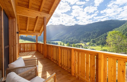 Pennes Apartment | Oberwidner Luma – Luxury Apartment with Mountain View and Private Terrace