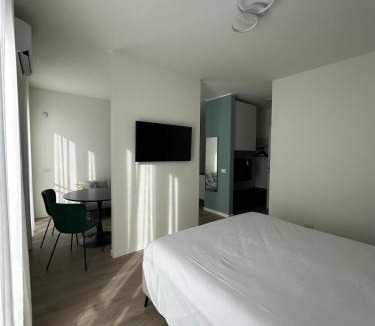 Melzo House | OFF 32 Suites