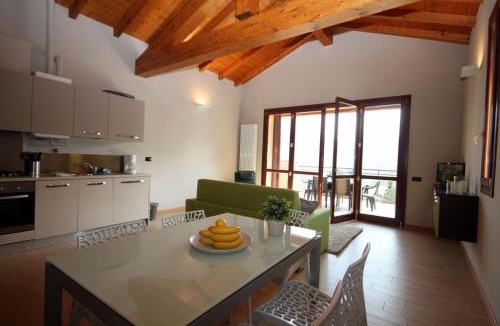 Menaggio House | Oleandro Balcony 5 - Menaggio by LoveComo